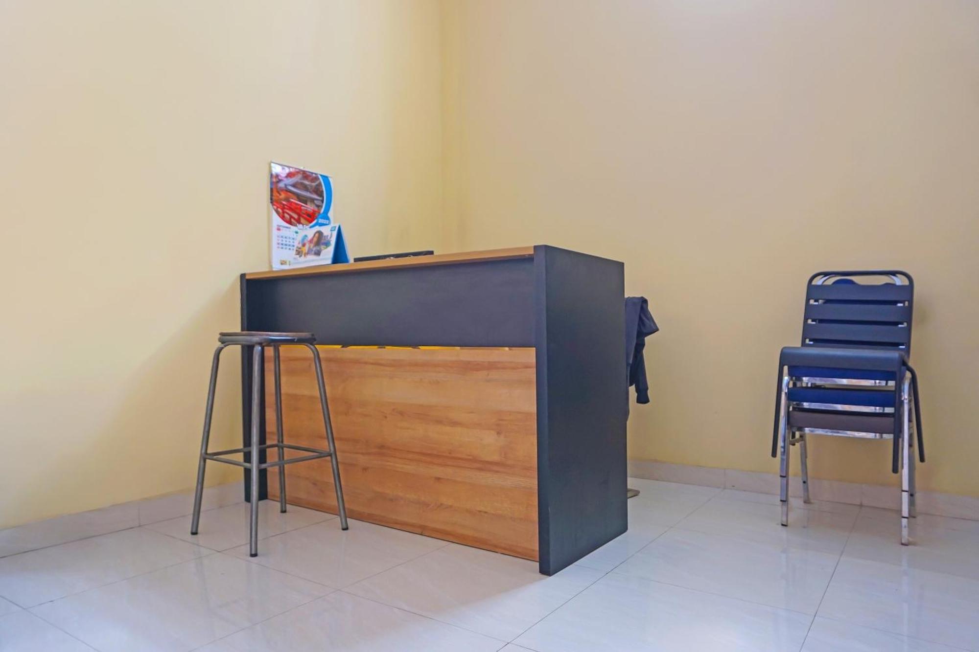 Oyo 91668 Anitha Syariah Hotel 2*