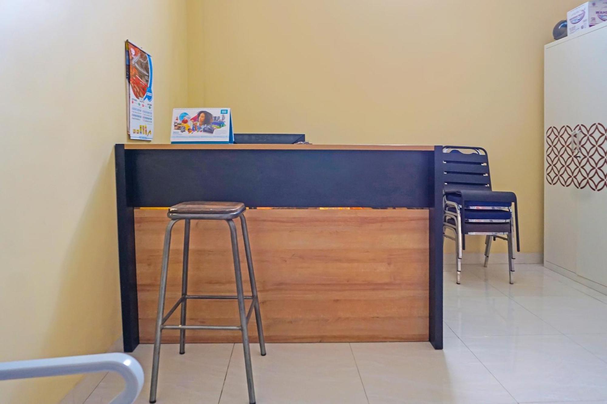 Oyo 91668 Anitha Syariah Hotel Makassar