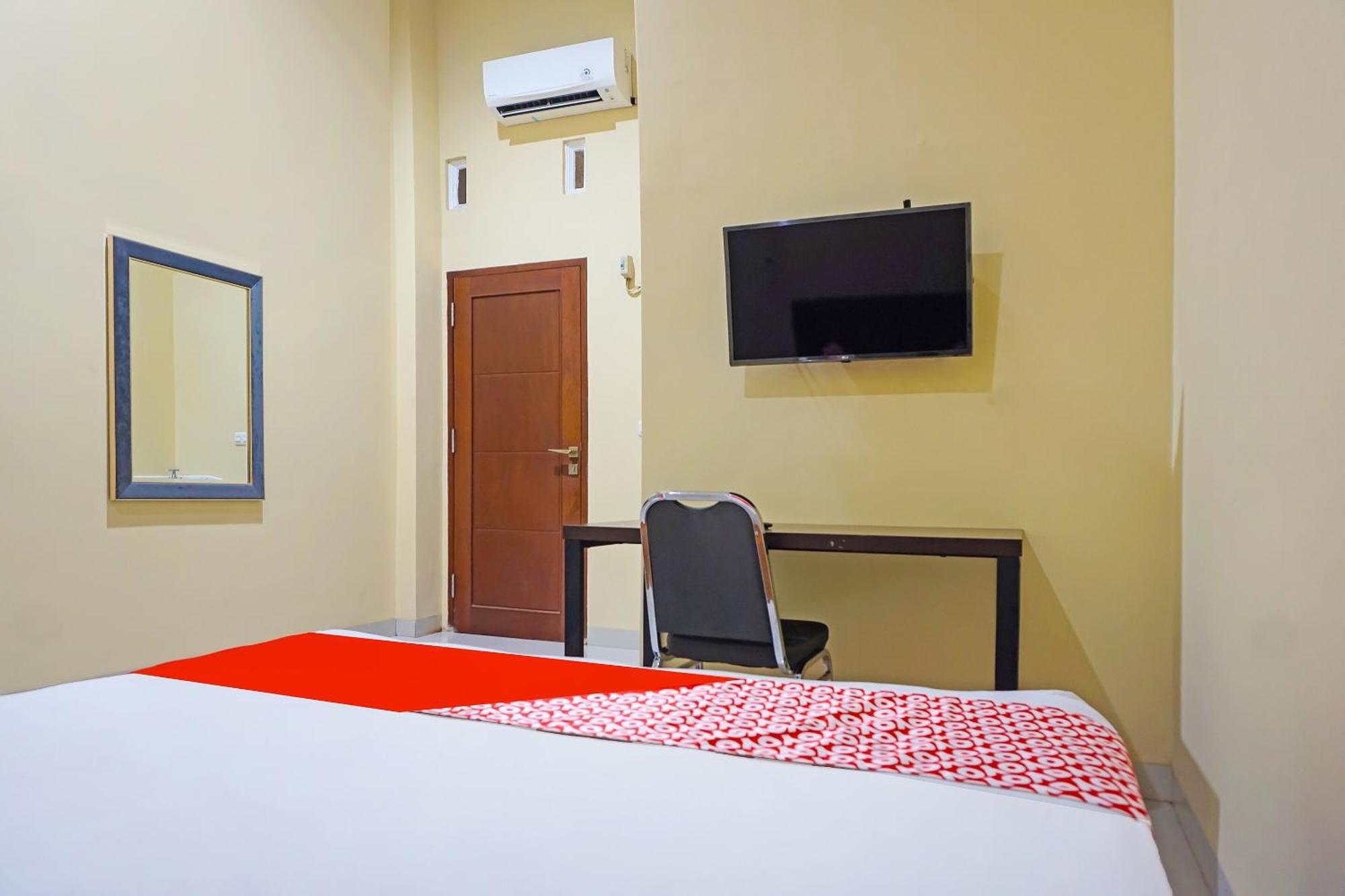 Oyo 91668 Anitha Syariah Hotel Makassar